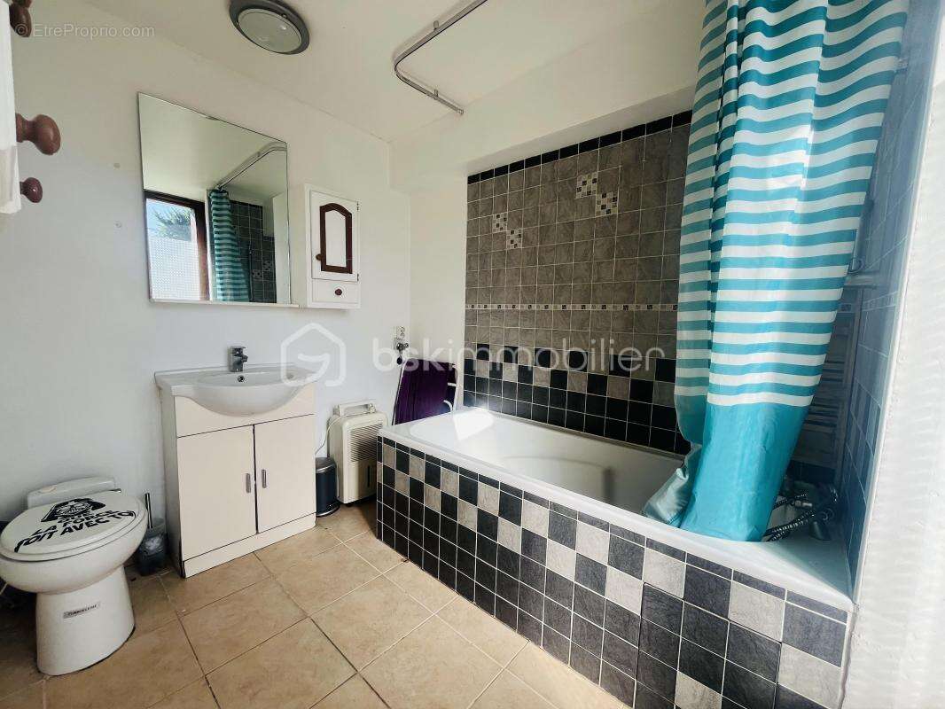 Maison à CRECY-LA-CHAPELLE