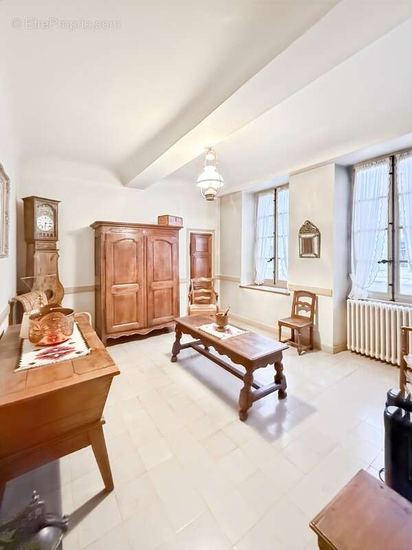Maison à COUCHES