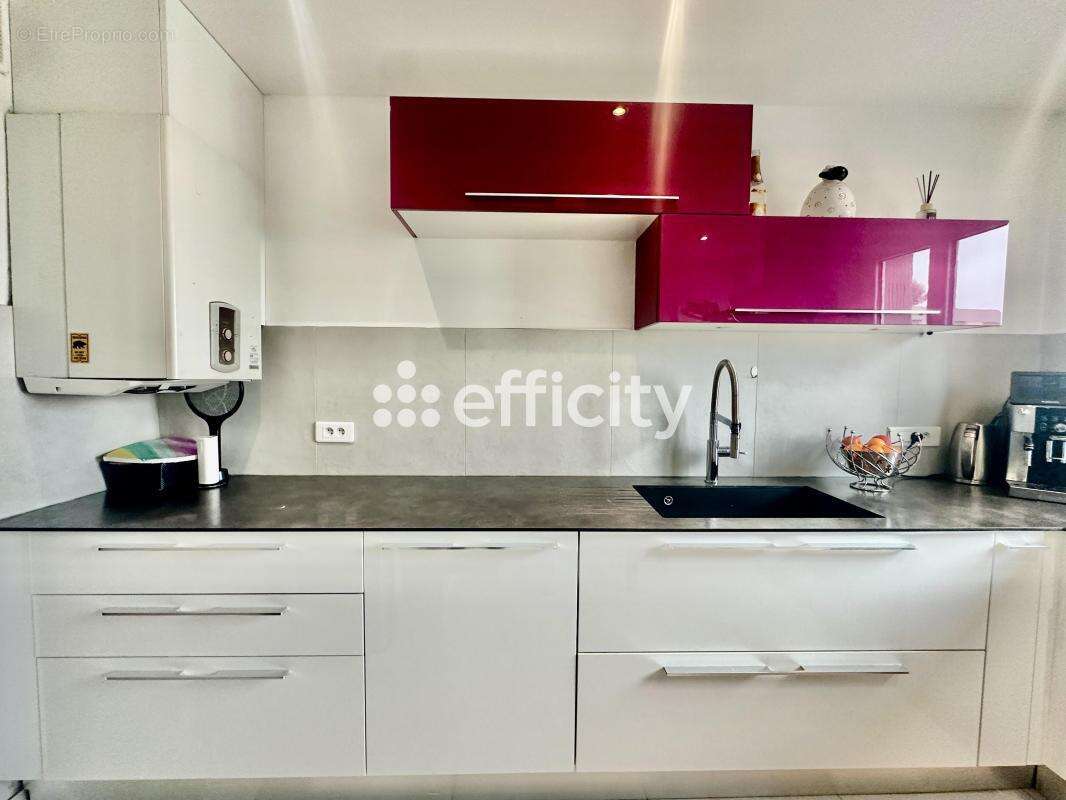 Appartement à VALLAURIS