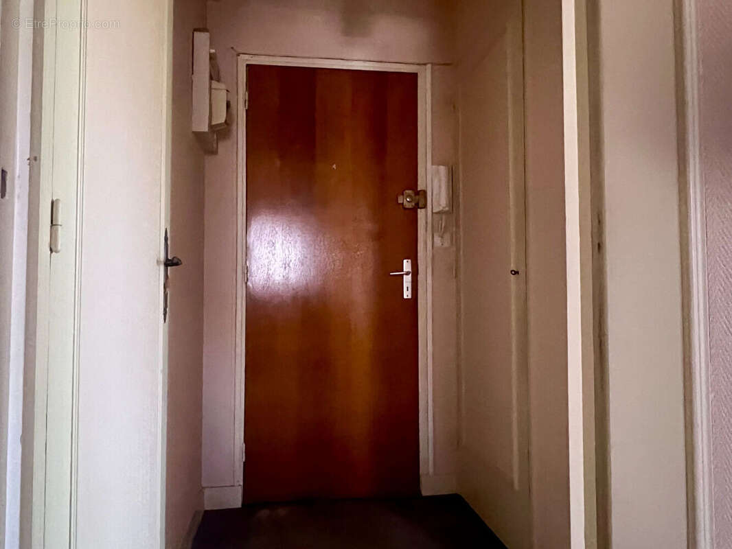 Appartement T2 avec parking et cave - photo 4