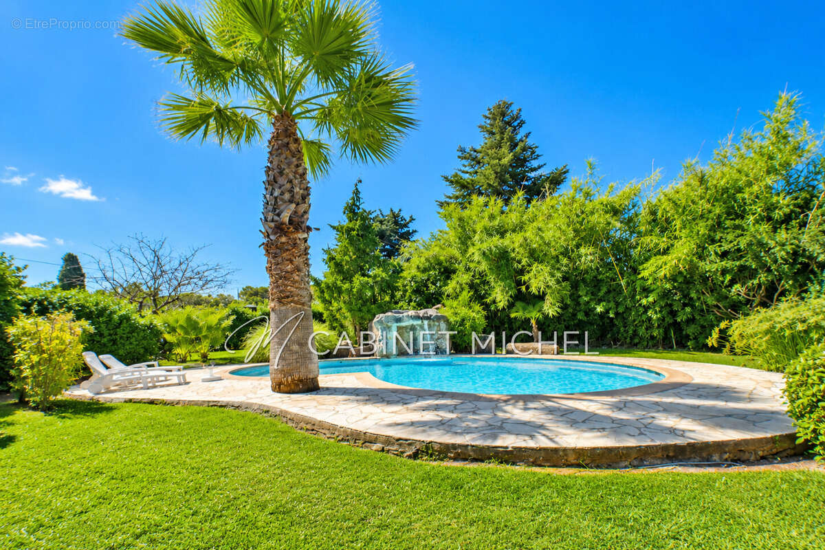 Maison 177 m² à Roquefort-Les-Pins  - photo 2