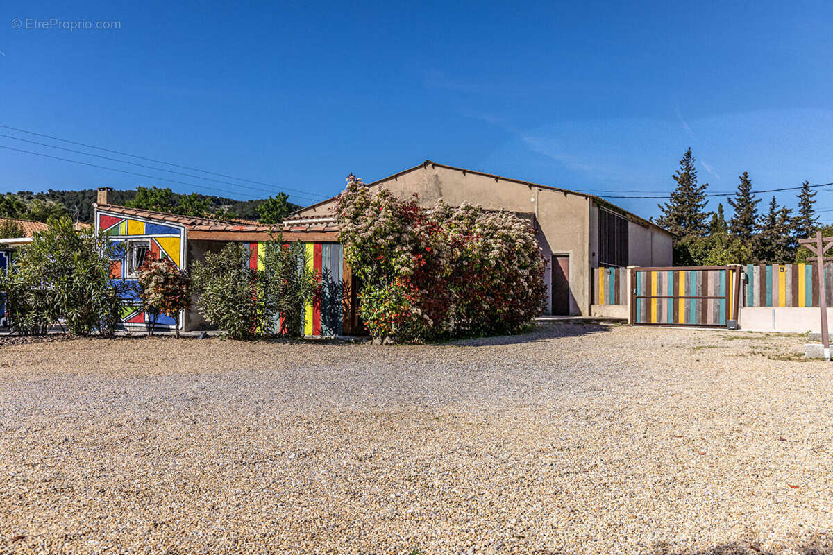 Maison à CHATEAUNEUF-LES-MARTIGUES