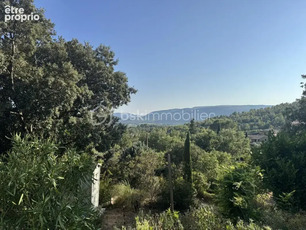 À La Roquebrussanne ( 83136), maison de charme dans un écrin de nature avec panorama exceptionnel, terrain 5689 m2 et piscine - photo 22