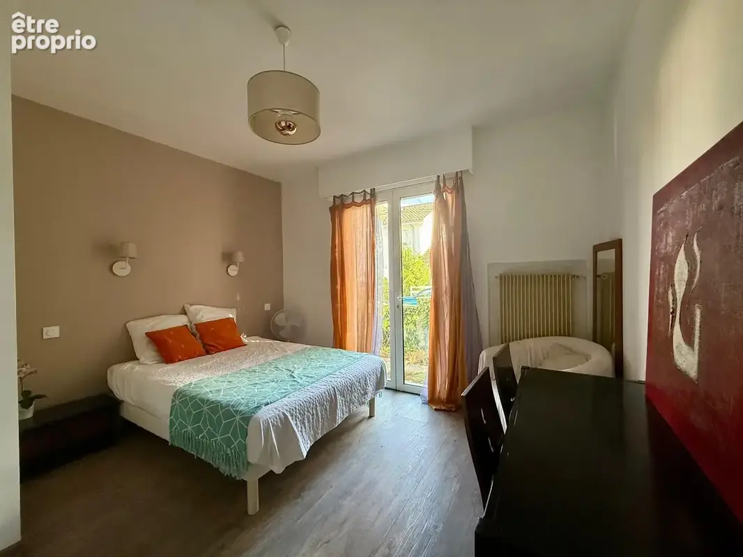 PESSAC - Grande maison de caractère - 215m2 environ - photo 4