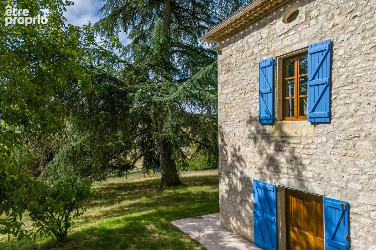 Maison de campagne avec pigeonnier attenant et dépendances - photo 2