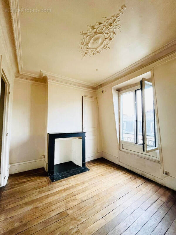 Appartement à PARIS-10E