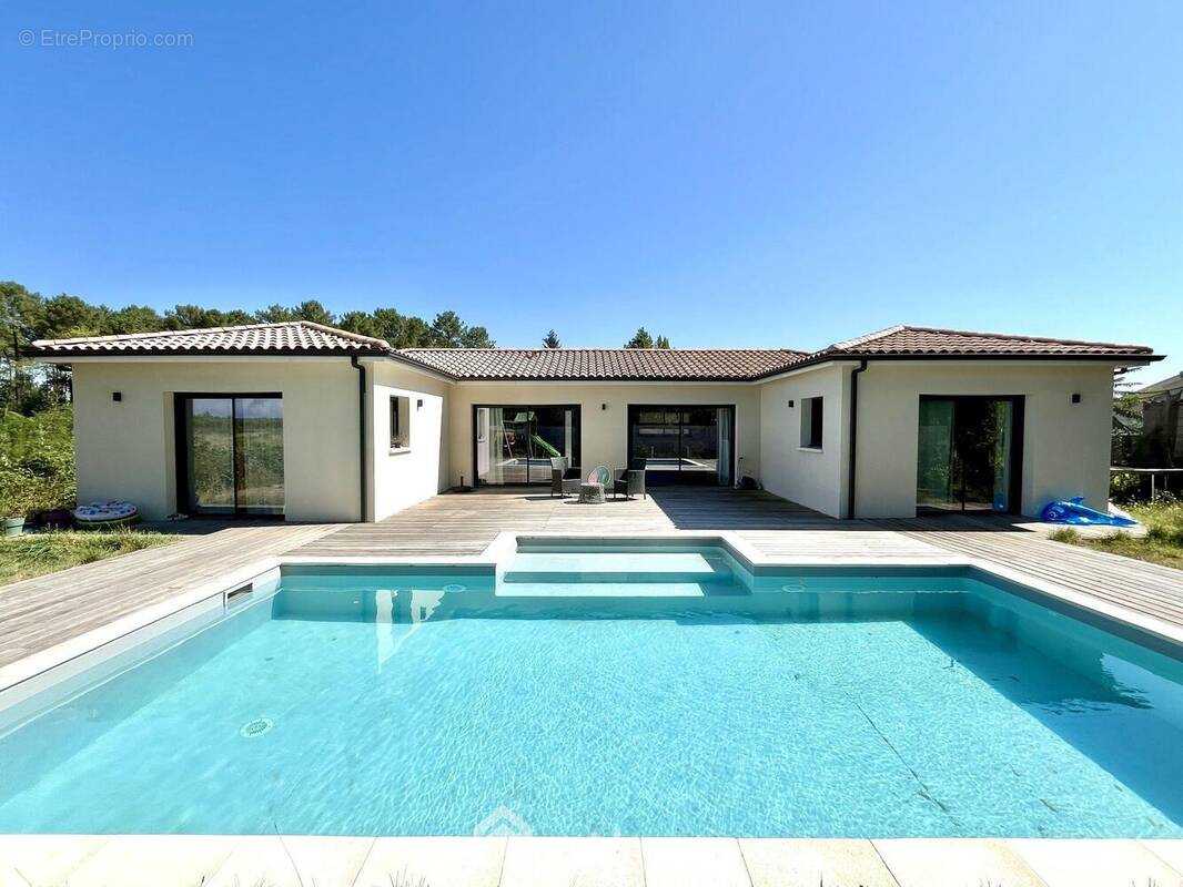 Maison à SAINTE-HELENE