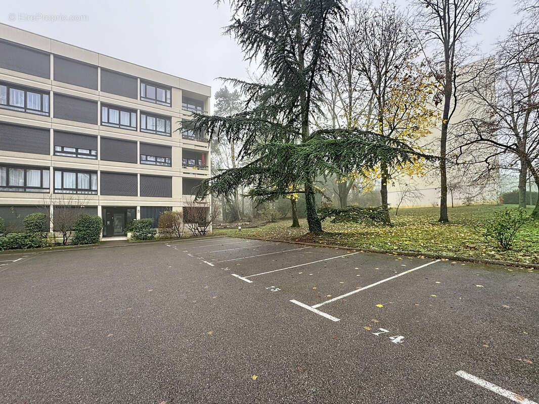 Appartement à SAINT-GENIS-LAVAL