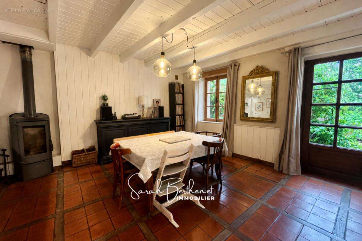 Maison à CHARLY