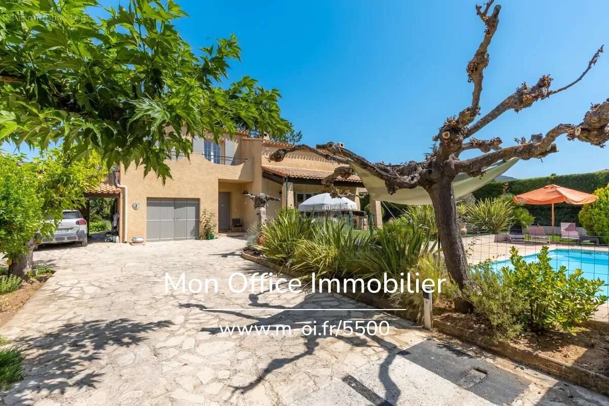 Maison à SAINT-ZACHARIE