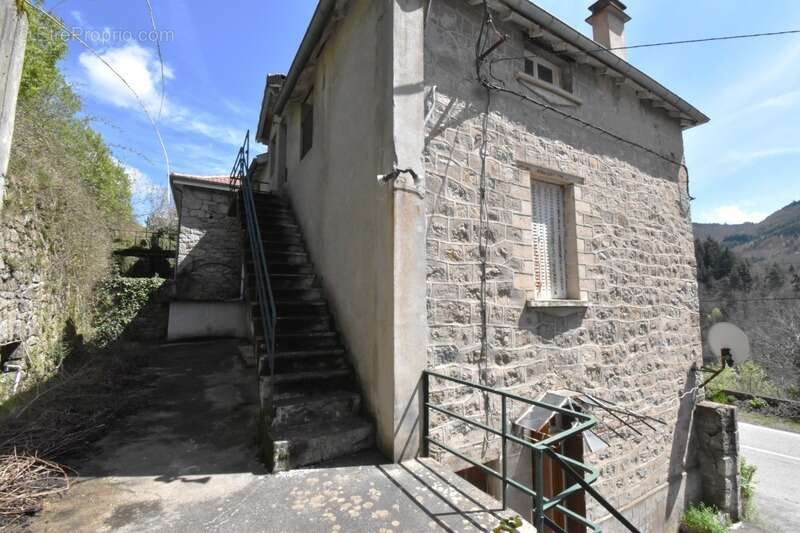 Maison à SAINT-AGREVE