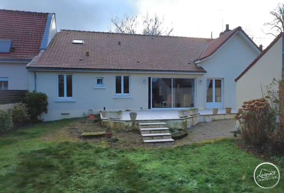 Maison à NORDAUSQUES