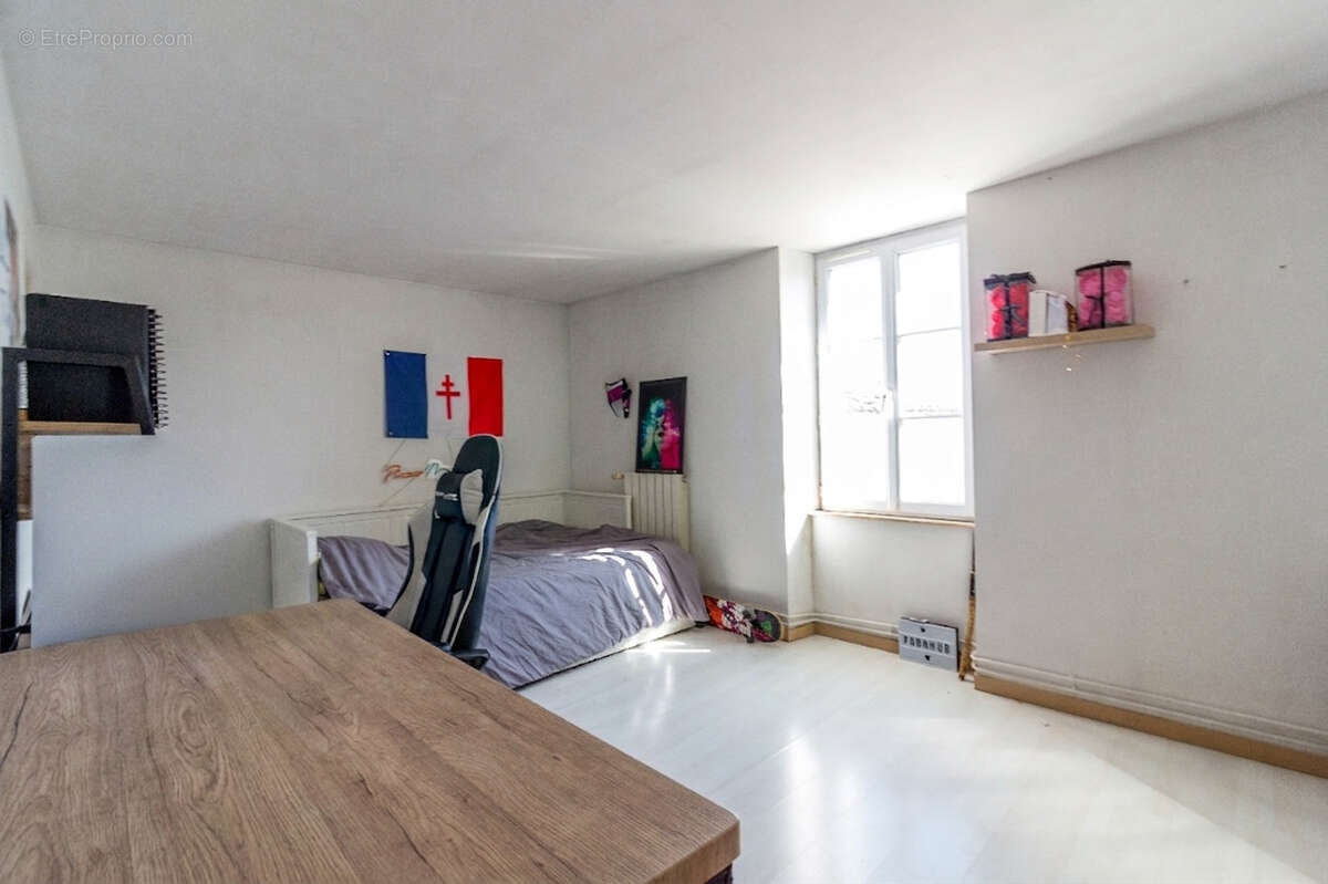 Maison 128 m2 avec local indépendant   À 10 min de Surgères - photo 5