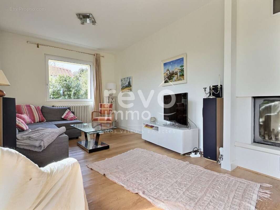 Maison à VILLARS-LES-DOMBES