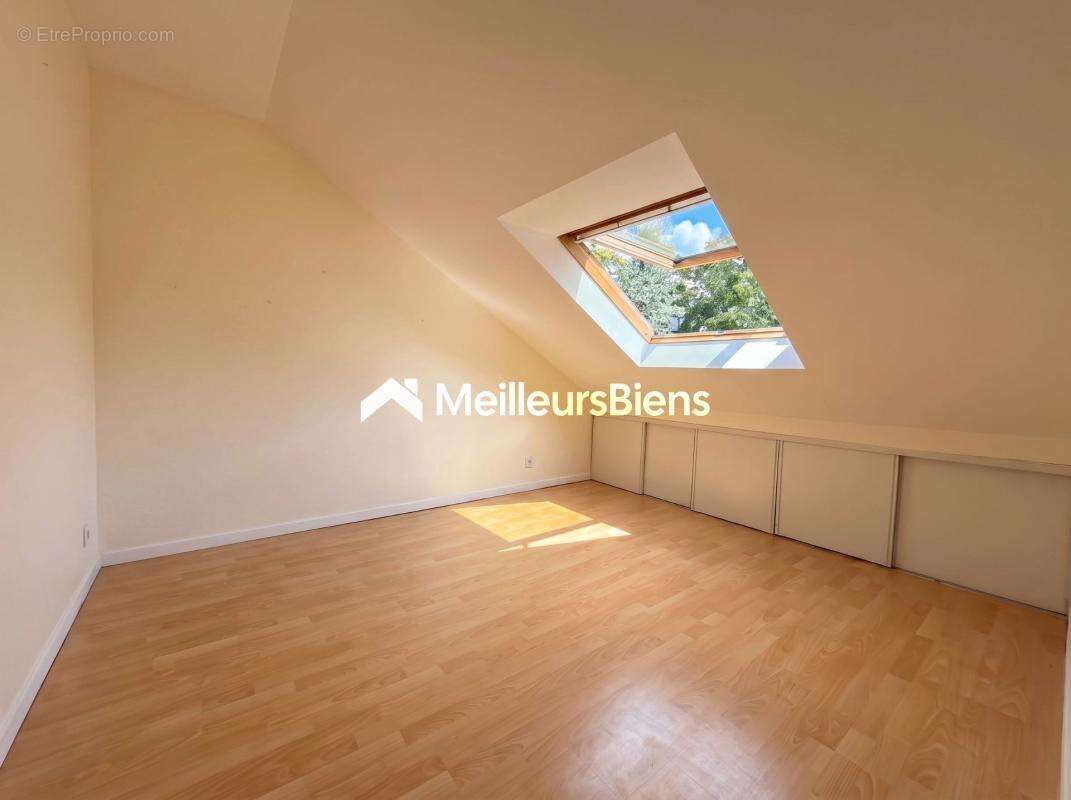 Maison familiale 5 chambres – 134 m² – Face au Lycée International – Saint-Germain-en-Laye - photo 15