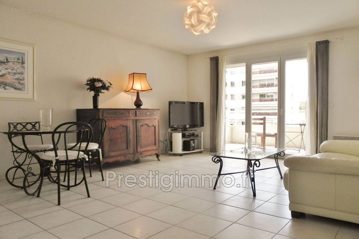 Appartement à MANDELIEU-LA-NAPOULE