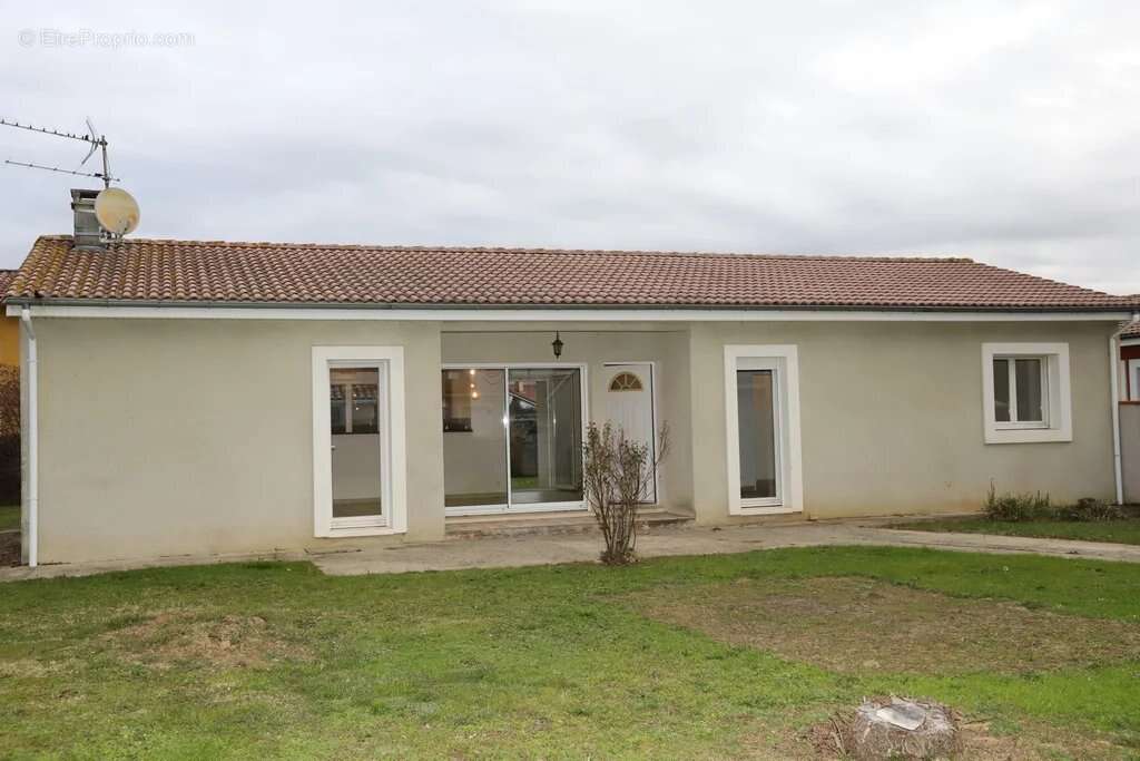 Maison à LA TOUR-DU-CRIEU