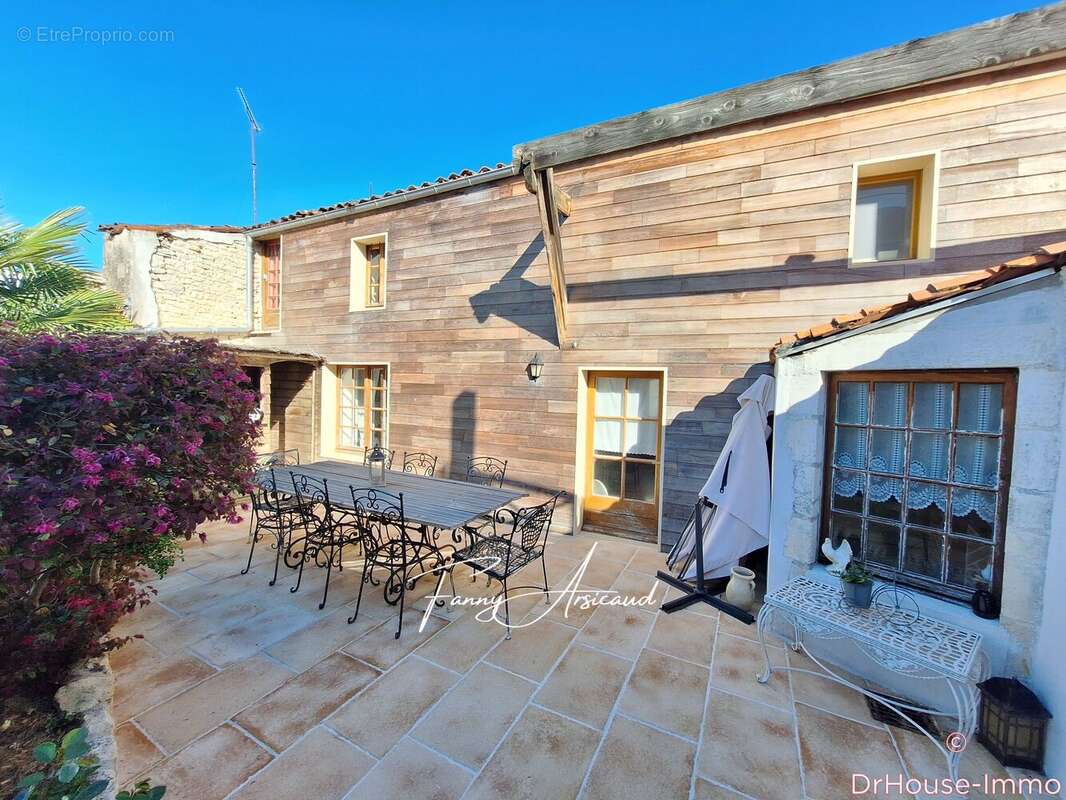 Maison à L'ILE-D'ELLE