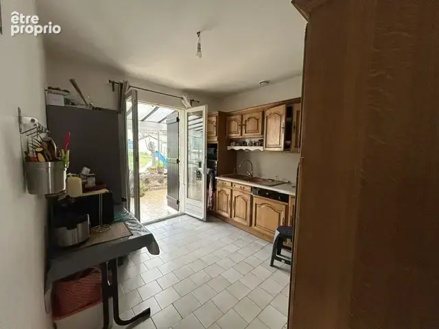 Maison à vendre à ANNONAY avec 4 chambres et terrain attenant. - photo 6