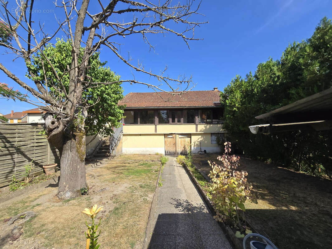 Maison à PUY-GUILLAUME