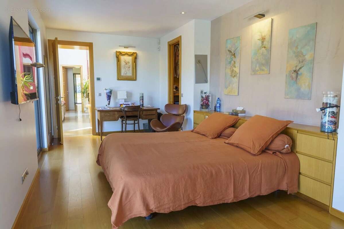 Maison 460 m² à Bouc-Bel-Air  - photo 8