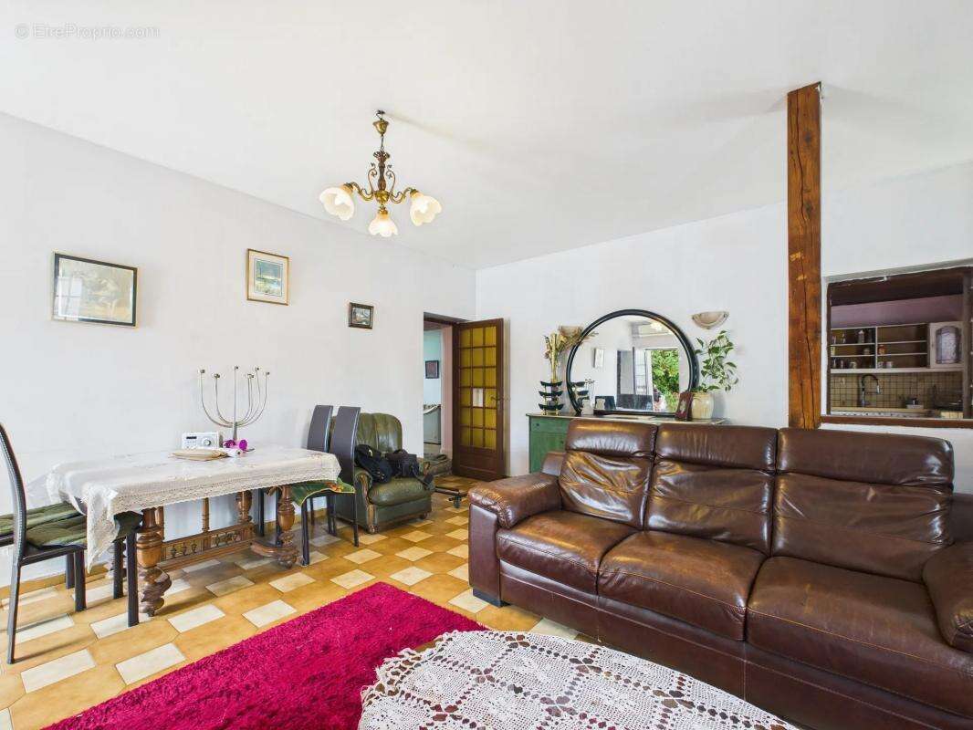 Maison à SEREZIN-DU-RHONE