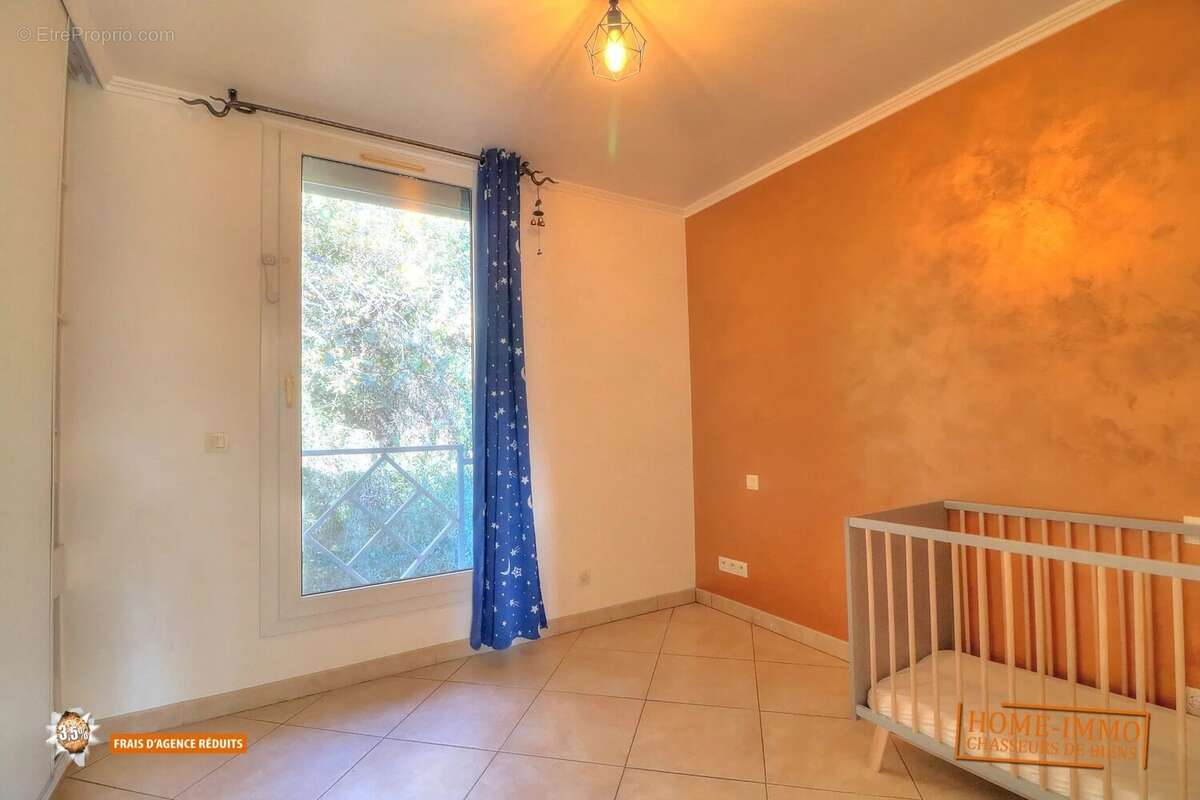 Appartement à CARROS