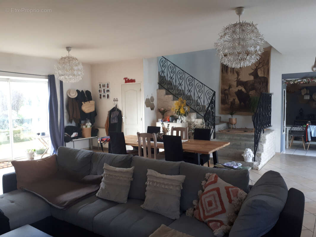 Maison à VAUX-SUR-VIENNE