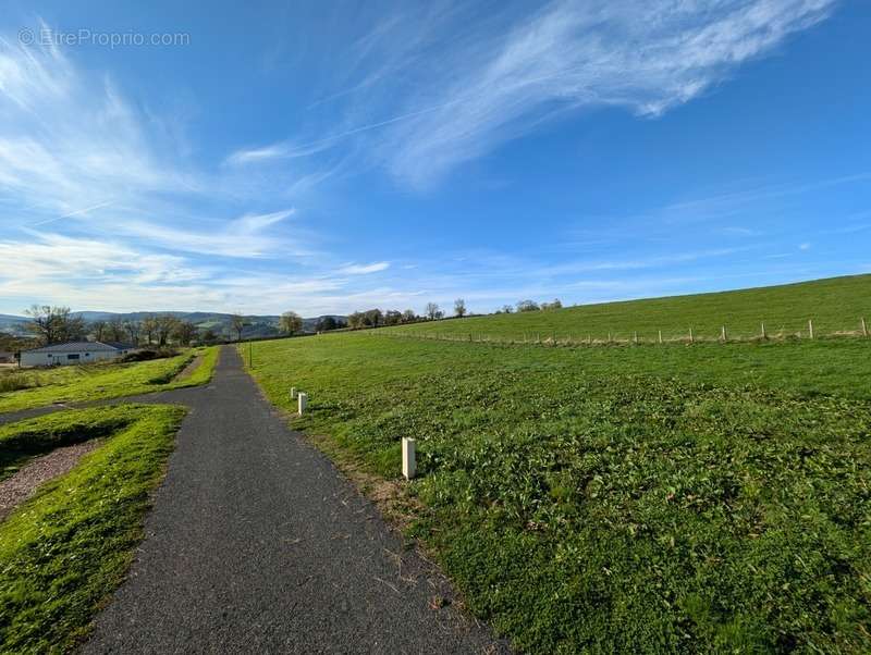 Terrain à SAINT-MARTIN-D&#039;ESTREAUX
