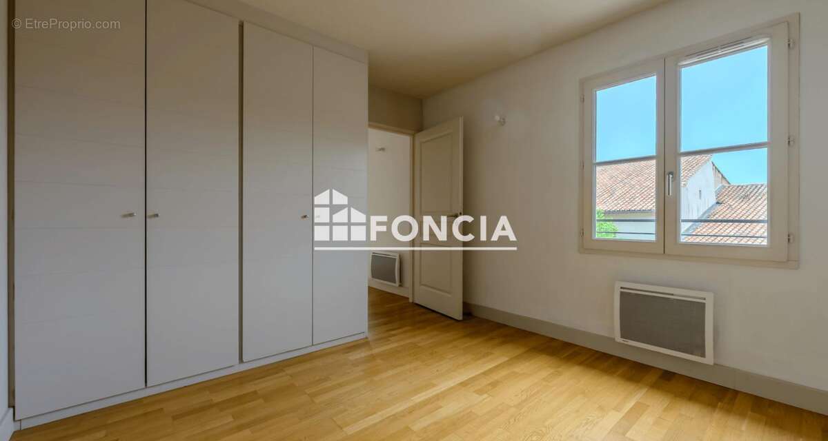 Appartement à VILLENEUVE-LES-AVIGNON