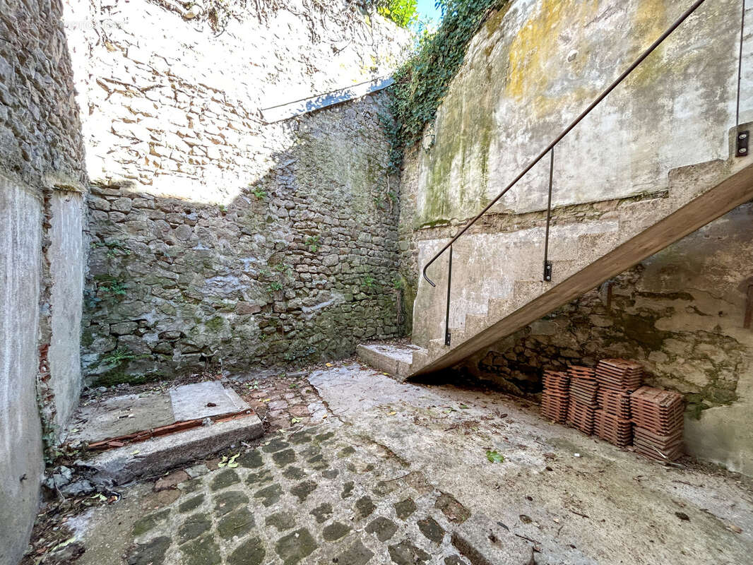 Maison à MONTAIGUT