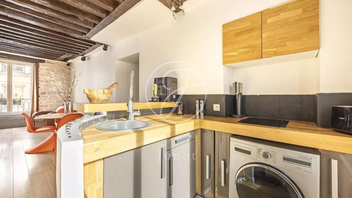 Appartement à PARIS-2E