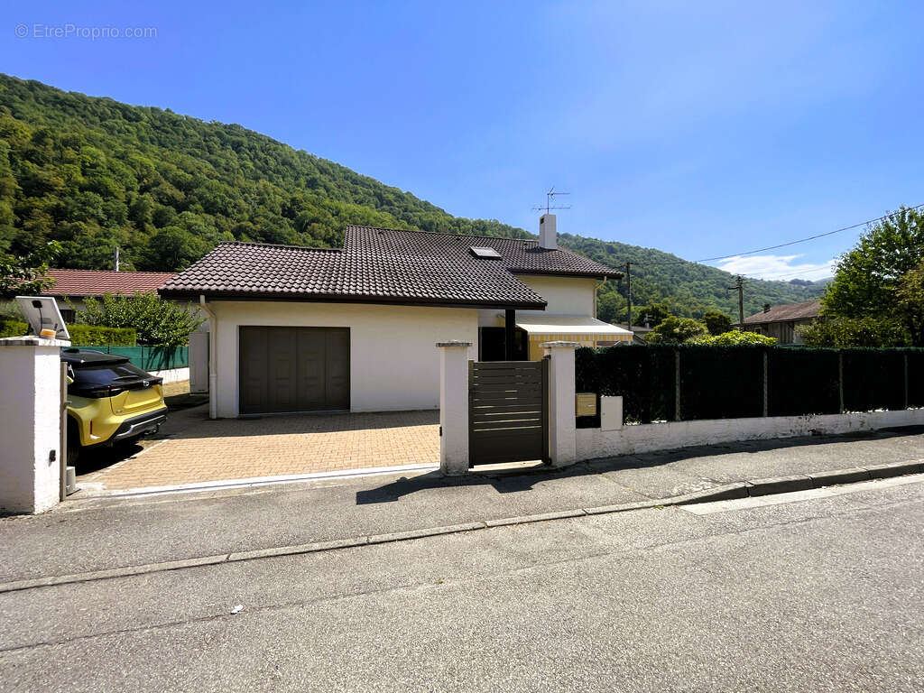Maison individuelle et garage sur terrain clos - photo 24