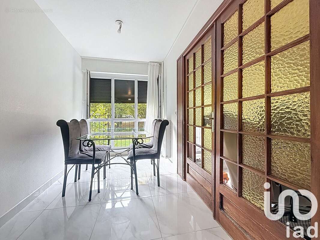 Photo 3 - Appartement à LES MUREAUX