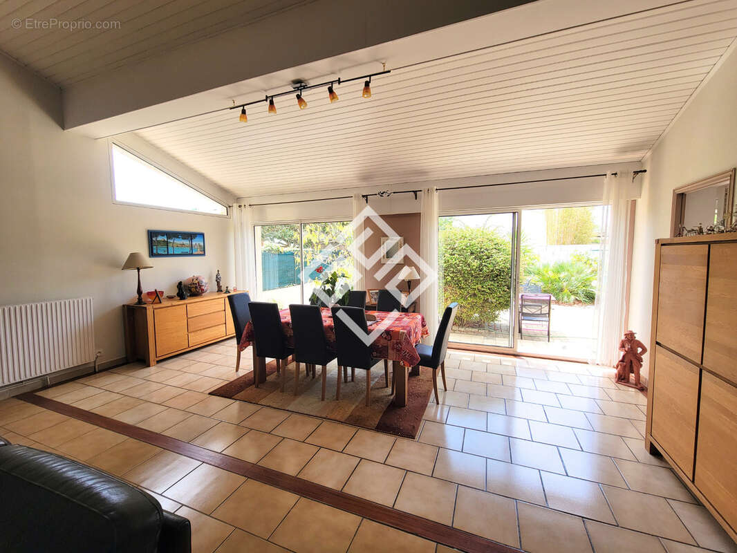Maison-135 m2- 6 pièces - photo 8