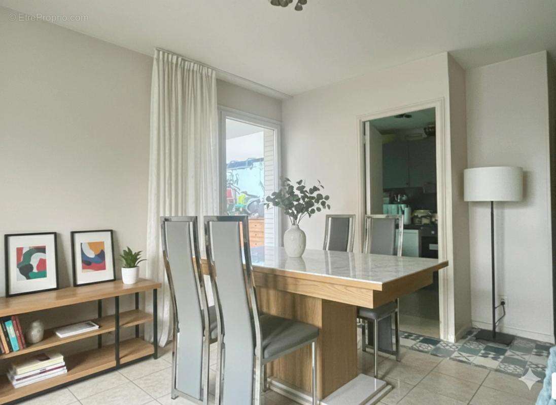 Appartement à VIGNEUX-SUR-SEINE