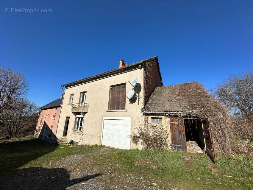Maison à SAINT-GERVAIS-D'AUVERGNE