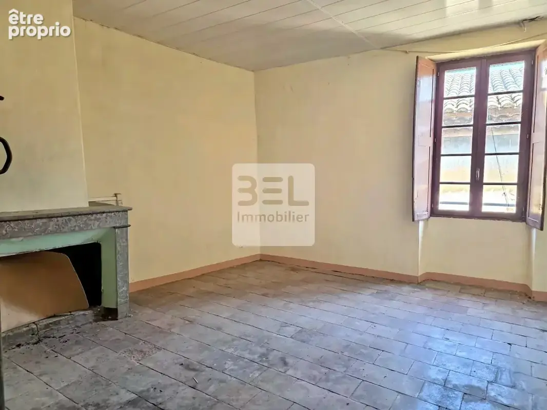 Appartement à BAGNOLS-SUR-CEZE