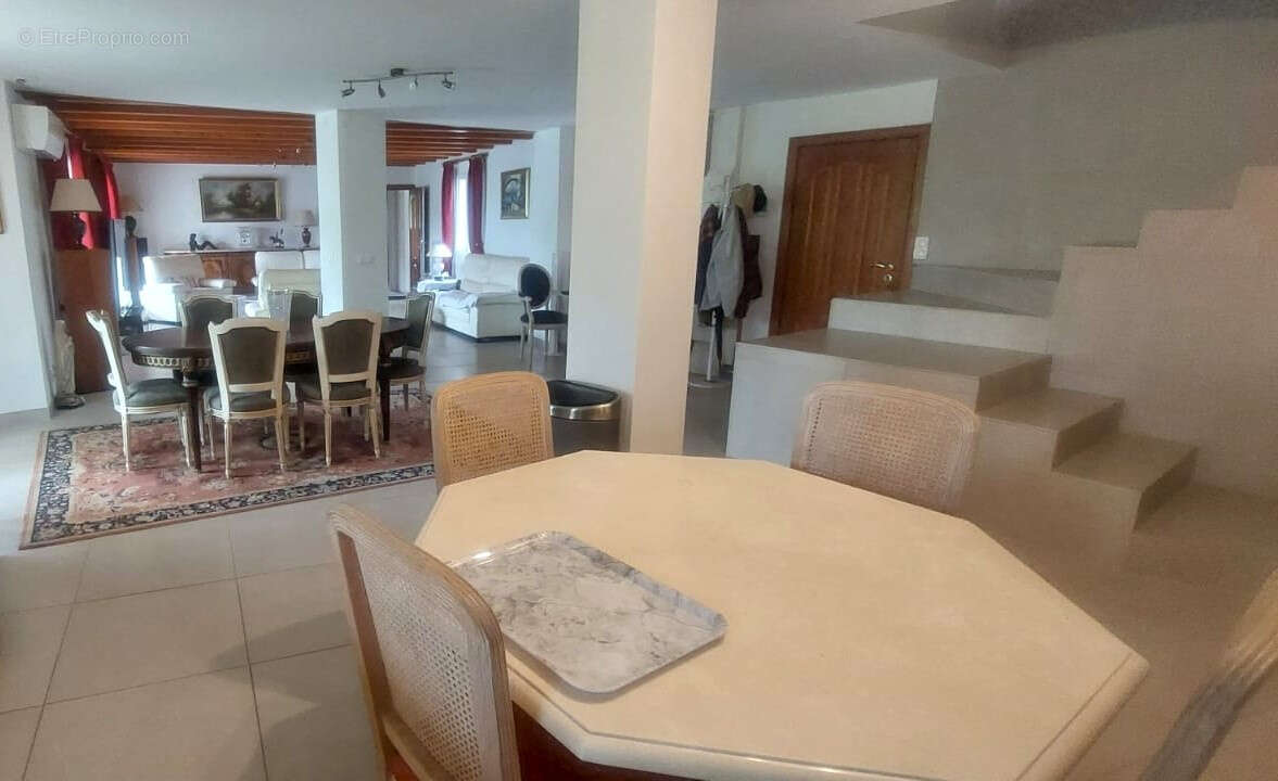 Maison à PLAN-D'AUPS-SAINTE-BAUME