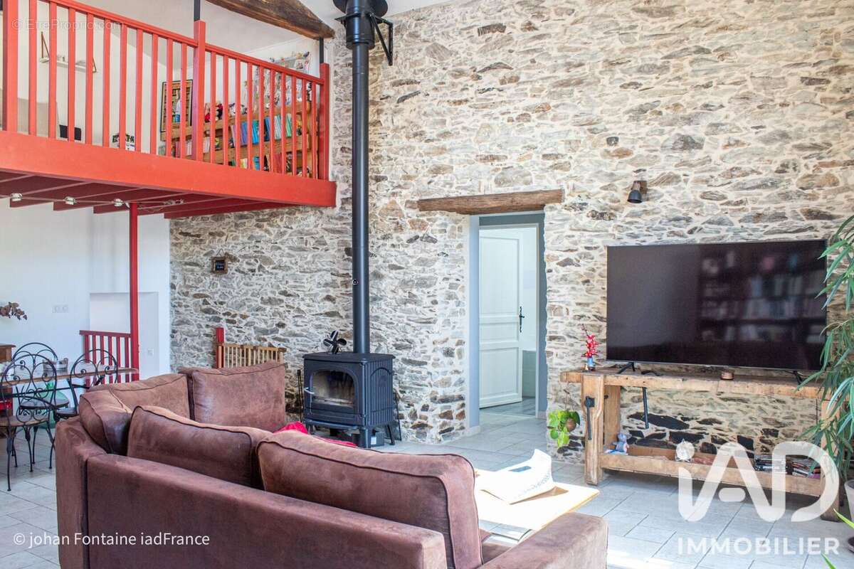 Maison 117 m² à La Copechagniere  - photo 7