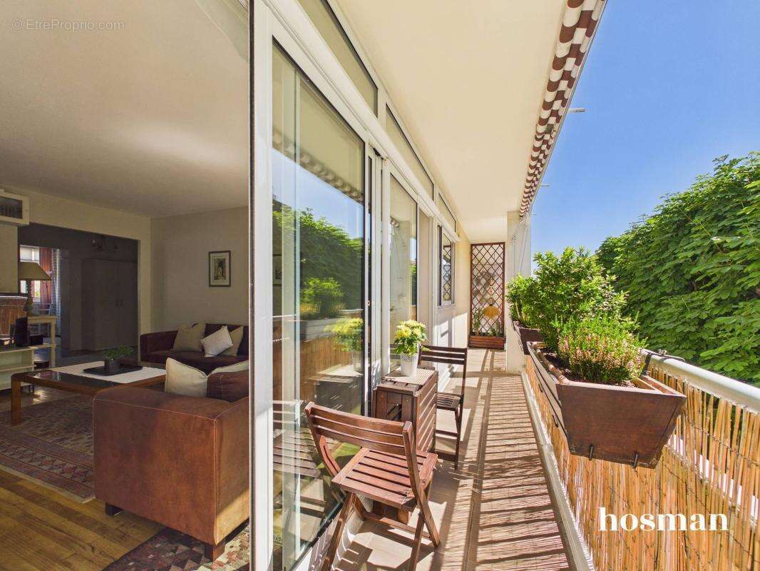 Appartement à COURBEVOIE
