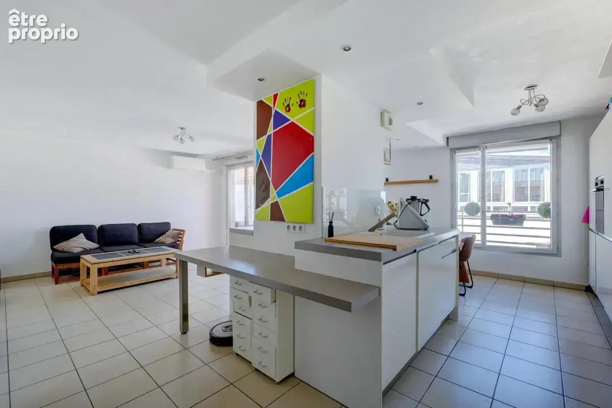 Oullins gare - Duplex 4 chambres - Terrasses - 2 stationnements - Calme - photo 3