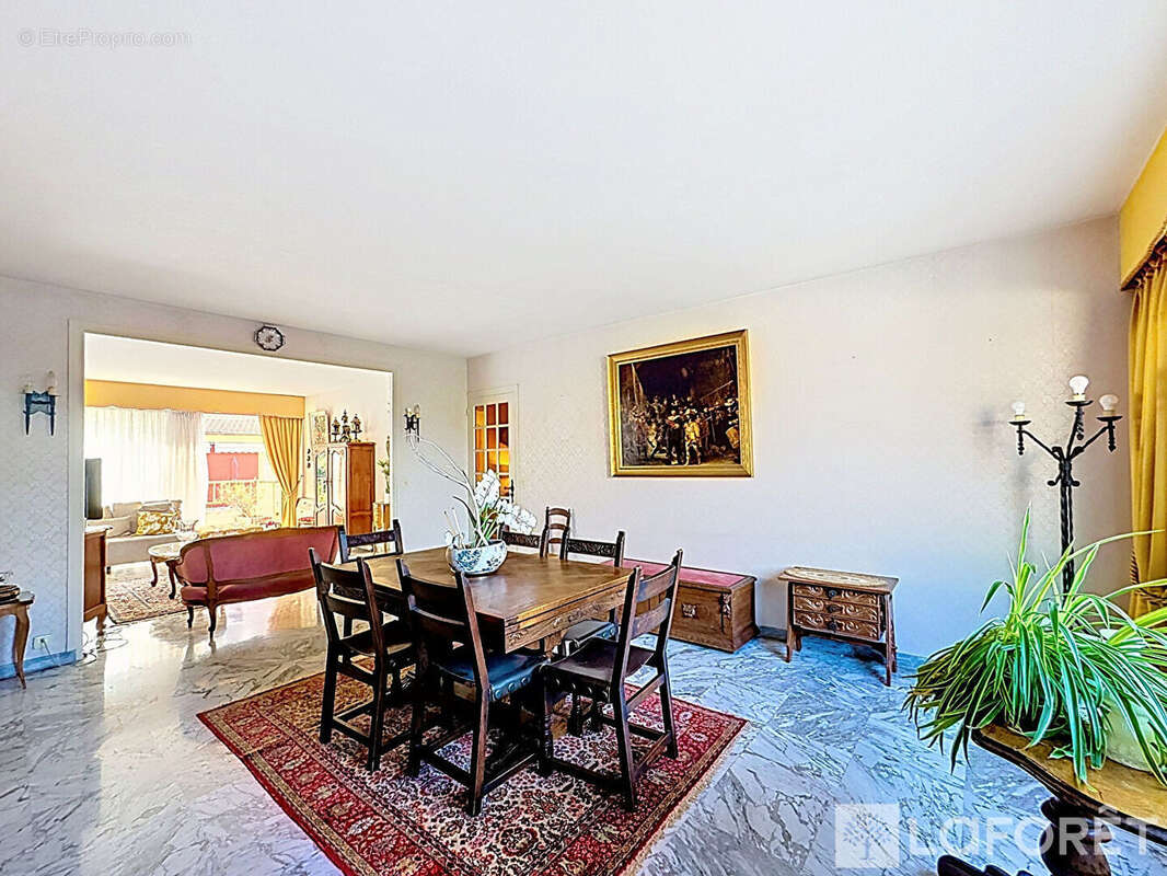 Appartement à ROQUEBRUNE-CAP-MARTIN