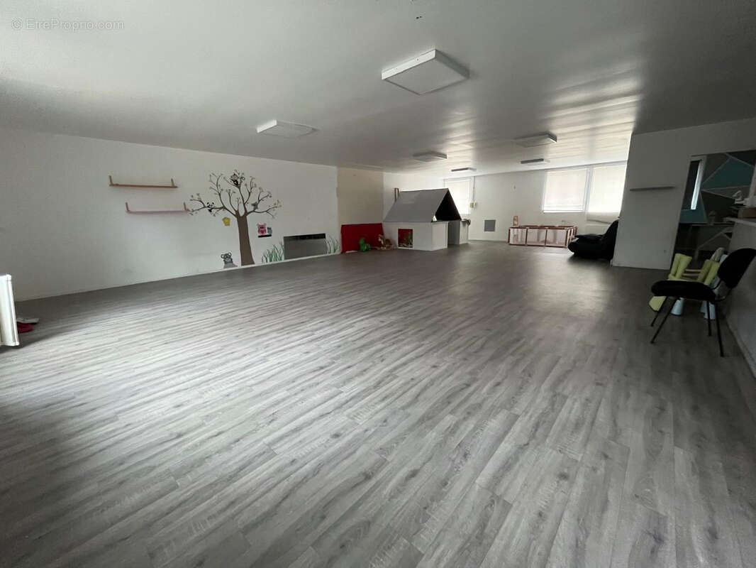Batiment commercial - photo 4