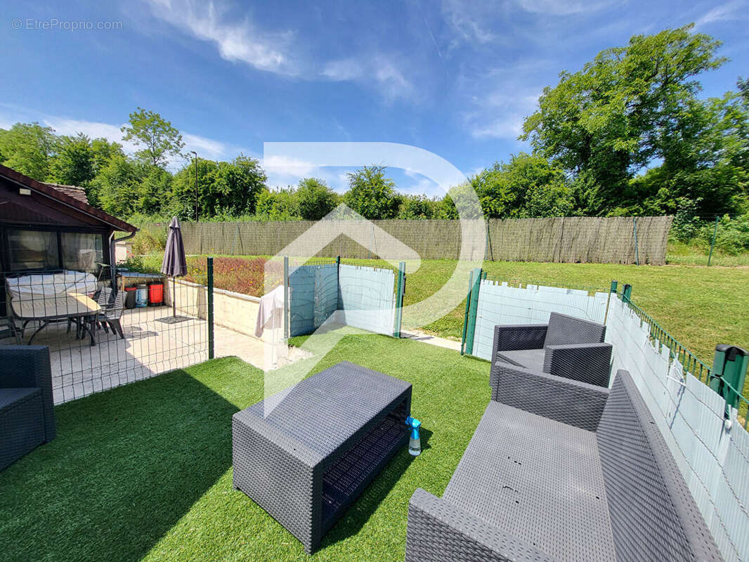 Maison à VITRY-LE-CROISE