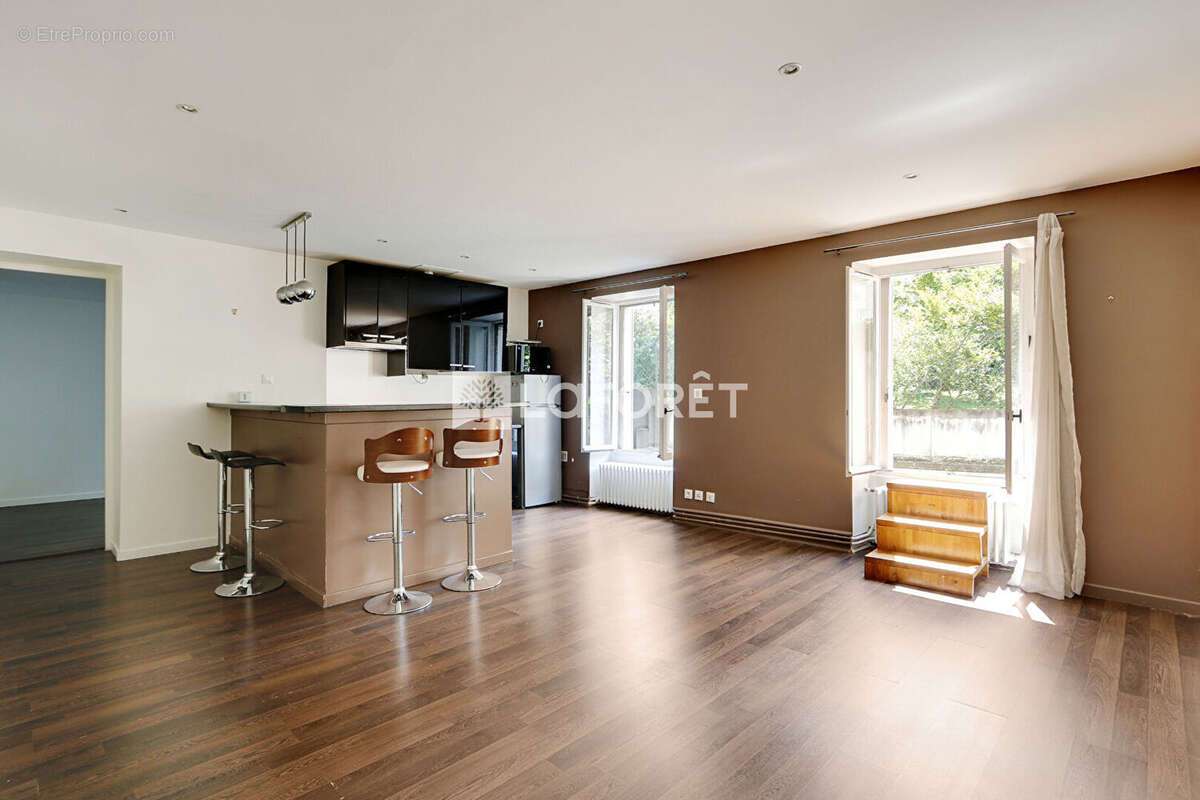 Appartement à PARIS-15E