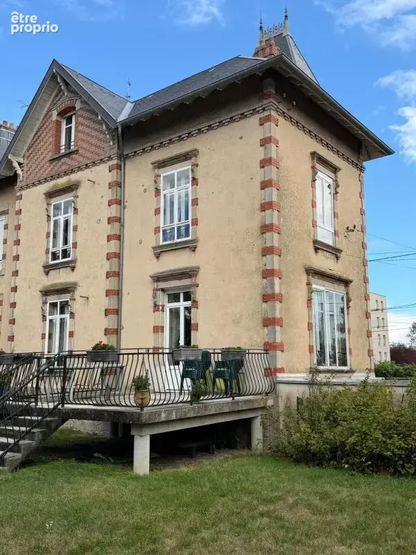 LUNÉVILLE – RARE ! Élégant hôtel particulier des années 1900 – 160 m² – 5 chambres – Terrain 674 m² - photo 2