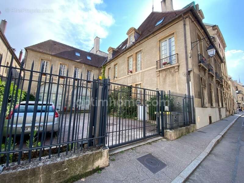 Appartement 8 pièces + studio independant - hyper centre dijon (21) - secteur saint michel - photo 2