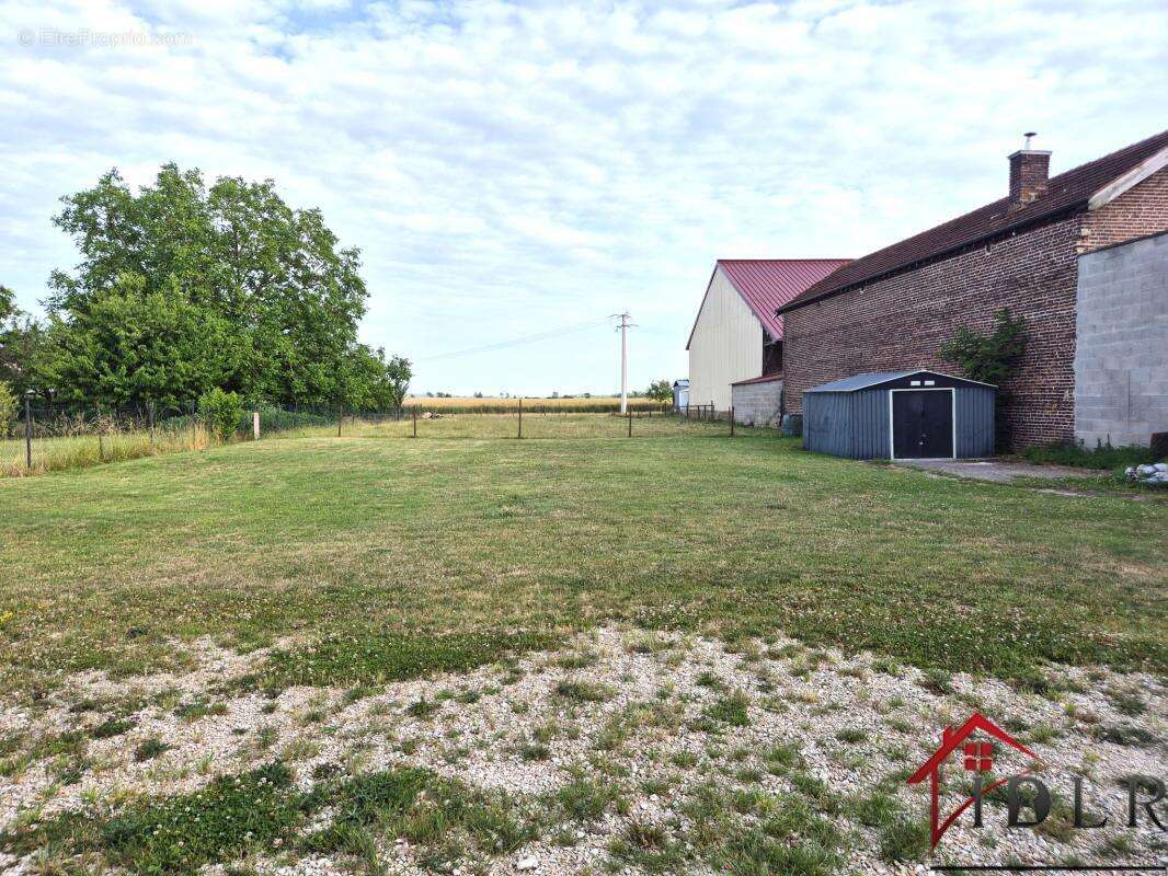 Maison en pierres de 182m2 avec 4 chambres + jardin - photo 10