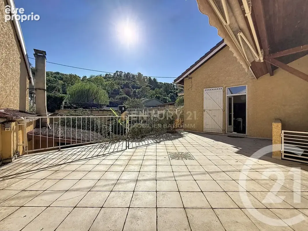 Maison 8 pièces 253 m² à vendre à Bourgoin-Jallieu (38300) - photo 13